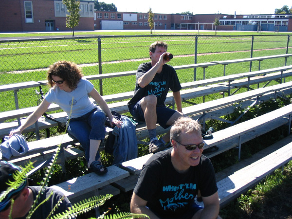 8486-bmtfl-mothers-at-half-time-oct02-20056