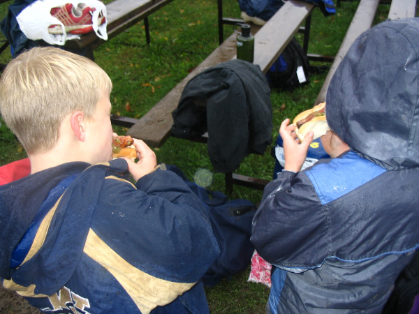 8778-bmtfl-fan-apprecitation-day-mcnish-boy-eating-oct23-05