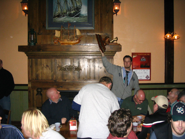 9142-bmtfl-kilpatrick-holding-golden-boot-nov05-2005