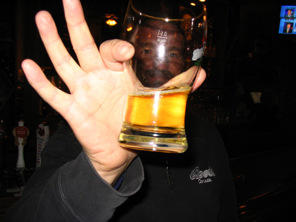 9308-bmtfl-looking-through-a-beer-glass-nov05-2005