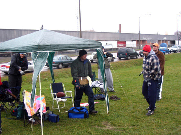 4220-bmtfl-mothers-tent-nov12-2006
