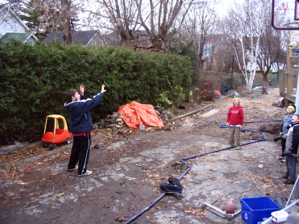 4498-bmtfl-party-000-nov18-2006