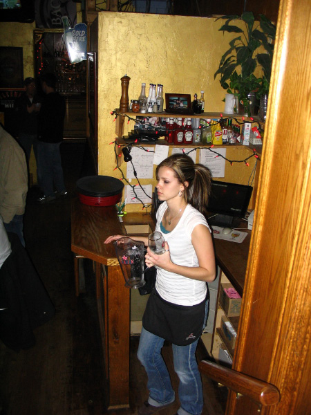 4624-bmtfl-party-000-nov18-2006