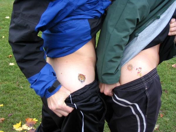 4000-bmtfl-tattoo-twins-oct29-2006