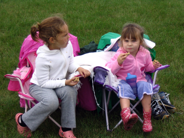 3438-BMTFL-young-fans-sept17-2006