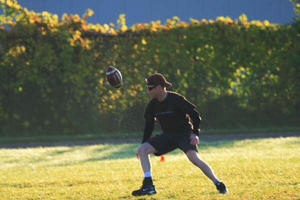 5749-1864-Photo-by-Ken-Scott-Browns-VS-Toolmen-000-oct12-2008.JPG