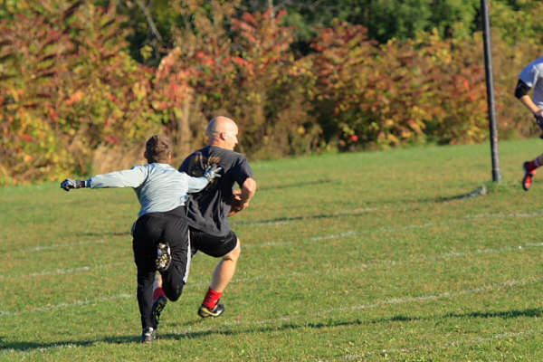 5749-1971-Photo-by-Ken-Scott-Browns-VS-Toolmen-000-oct12-2008.JPG